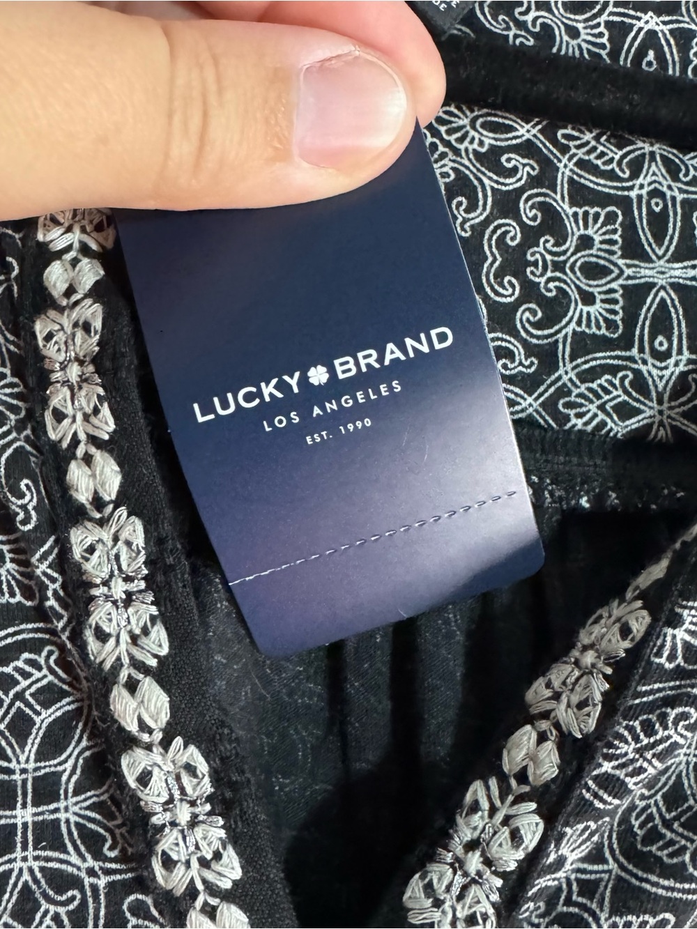 Lucky Brand NWT 1X Black White Boho Embroidered Peasant Top Plus - Picture 5 of 7